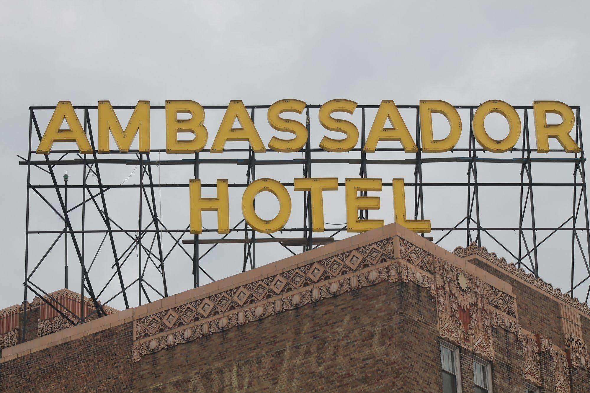 Ambassador Hotel Milwaukee, Trademark Collection By Wyndham Exteriér fotografie